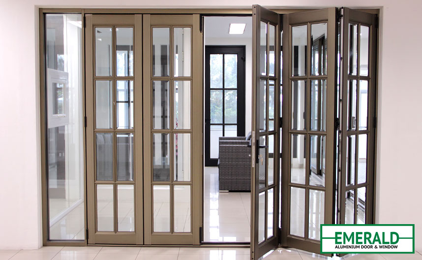 produk-emerald-folding-door-starnas-finished-goods-ruby-starwin-trend-1